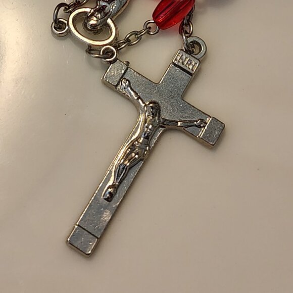 Vintage Rosary Clear Red Lucite Bead Silver Crucifix Catholic Autom Necklace - Picture 6 of 7